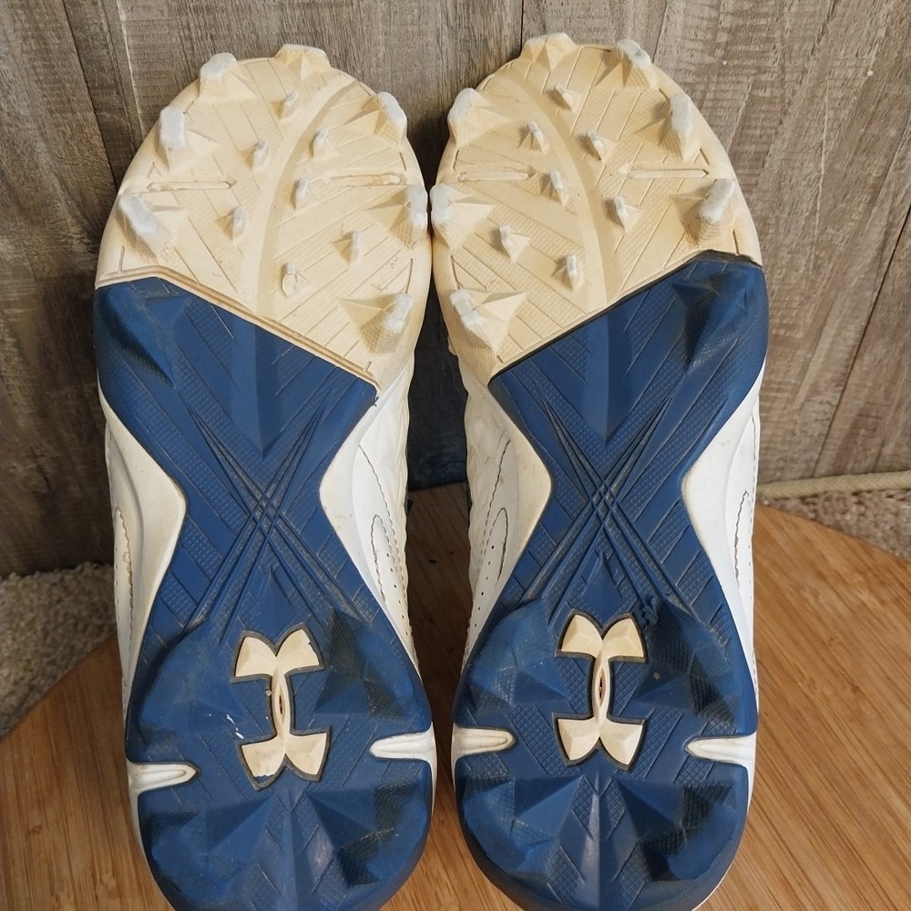 Under Armour Leadoff Mid Cleats 3.5 youth Blue/ White Good Condition - Picture 11 of 14